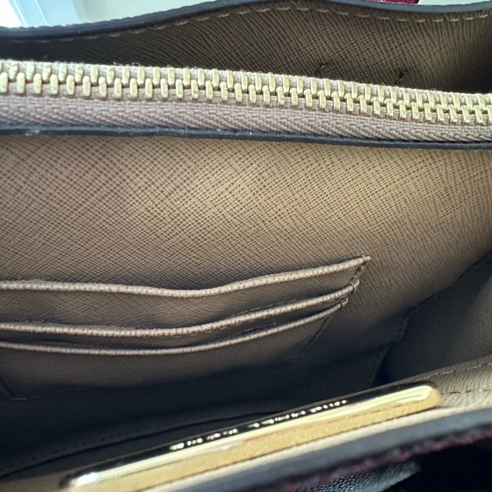 Michael Kors Pebbled Leather Medium Mercer - Picture 11 of 12